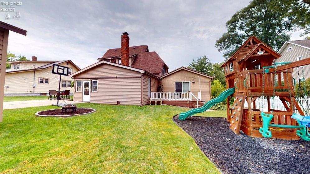 913 Myrtle, Willard, 44890, 4 Bedrooms Bedrooms, ,3 BathroomsBathrooms,Residential,For Sale,Myrtle,20263471