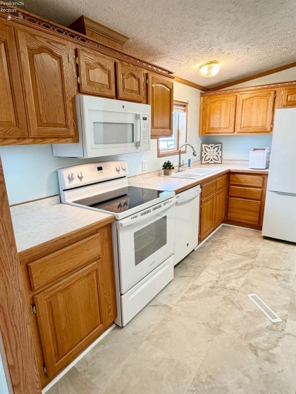 167 Morningside Drive, Port Clinton, 43452, 3 Bedroom Bedrooms, ,2 BathroomBathrooms,Residential,For Sale,Morningside,20263402