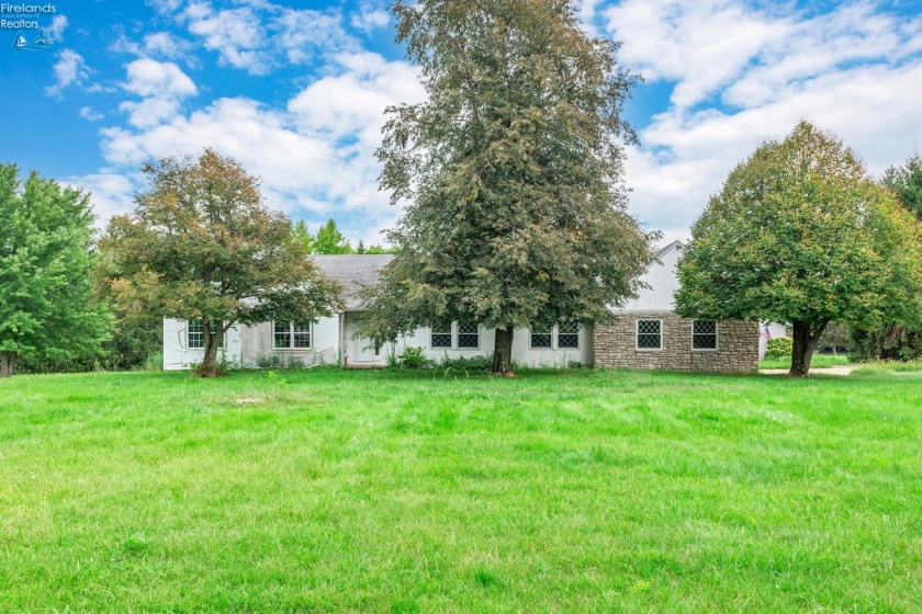 12201 Green Road, Wakeman, 44889, 3 Bedroom Bedrooms, ,3 BathroomBathrooms,Residential,For Sale,Green,20263463