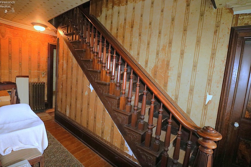 5144 State Route 113, Bellevue, 44811, 7 Bedroom Bedrooms, ,1 BathroomBathrooms,Residential,For Sale,State Route 113,20263106