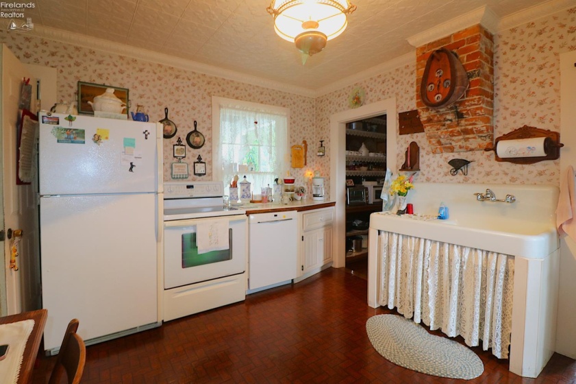 5144 State Route 113, Bellevue, 44811, 7 Bedroom Bedrooms, ,1 BathroomBathrooms,Residential,For Sale,State Route 113,20263106