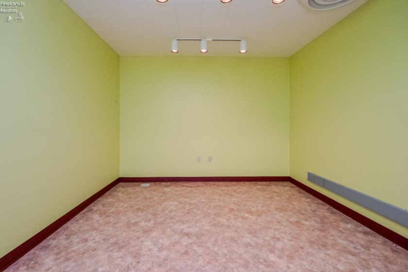 1005 McPherson Highway, Clyde, 43410, ,Commercial,For Sale,McPherson,20263447