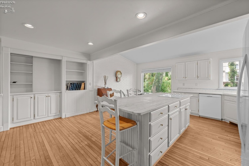 411 Gateway Boulevard, Huron, 44839, 5 Bedroom Bedrooms, ,3 BathroomBathrooms,Residential,For Sale,Gateway,20263499