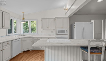 411 Gateway Boulevard, Huron, 44839, 5 Bedroom Bedrooms, ,3 BathroomBathrooms,Residential,For Sale,Gateway,20263499
