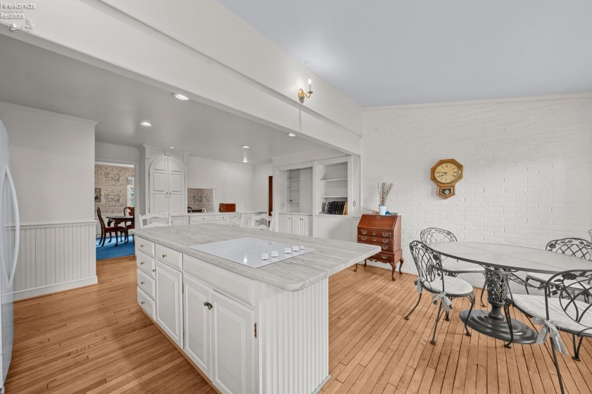 411 Gateway Boulevard, Huron, 44839, 5 Bedroom Bedrooms, ,3 BathroomBathrooms,Residential,For Sale,Gateway,20263499