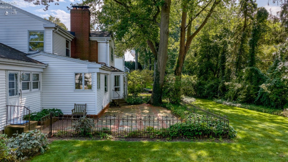411 Gateway Boulevard, Huron, 44839, 5 Bedroom Bedrooms, ,3 BathroomBathrooms,Residential,For Sale,Gateway,20263499