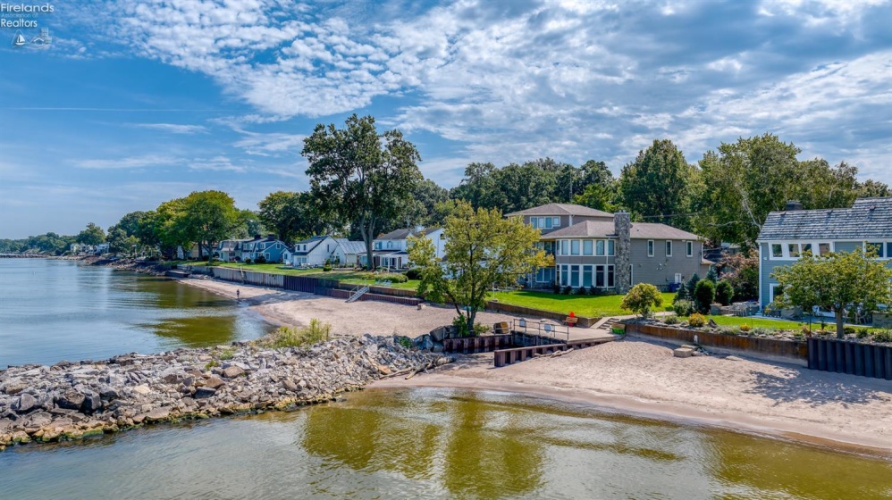 411 Gateway Boulevard, Huron, 44839, 5 Bedroom Bedrooms, ,3 BathroomBathrooms,Residential,For Sale,Gateway,20263499