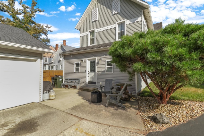 213 Buckeye Street, Clyde, 43410, 5 Bedroom Bedrooms, ,2 BathroomBathrooms,Residential,For Sale,Buckeye,20263250