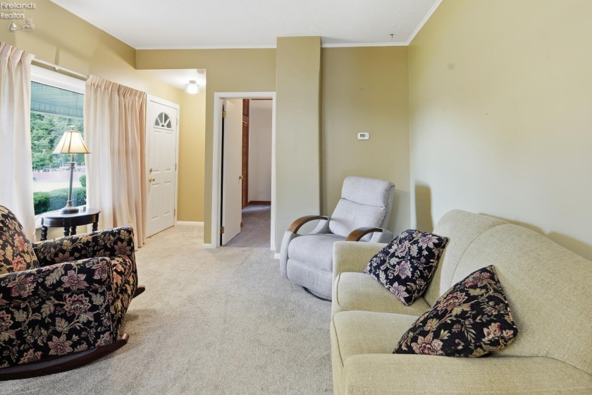 1374 Tiffin Road, Fremont, 43420, 3 Bedroom Bedrooms, ,2 BathroomBathrooms,Residential,For Sale,Tiffin Road,20263454