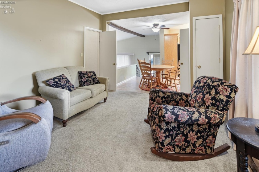 1374 Tiffin Road, Fremont, 43420, 3 Bedroom Bedrooms, ,2 BathroomBathrooms,Residential,For Sale,Tiffin Road,20263454
