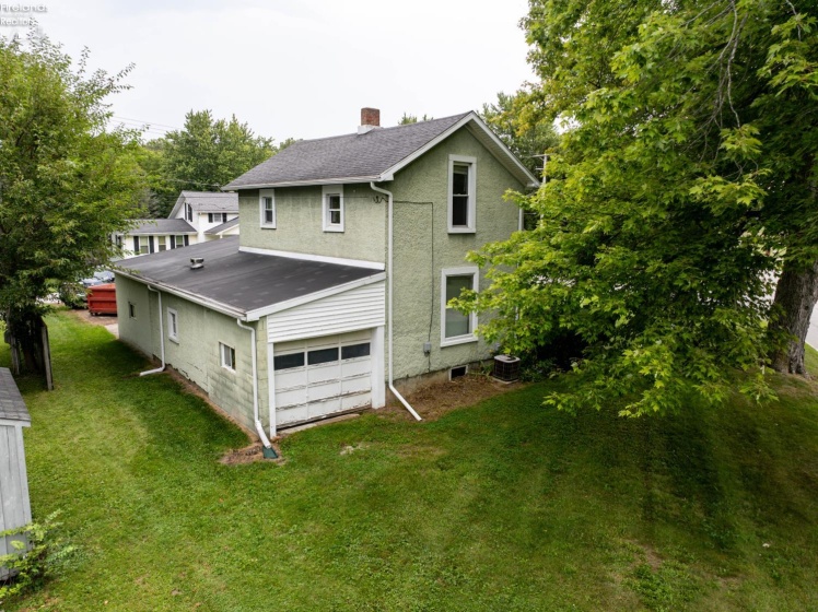 1374 Tiffin Road, Fremont, 43420, 3 Bedroom Bedrooms, ,2 BathroomBathrooms,Residential,For Sale,Tiffin Road,20263454