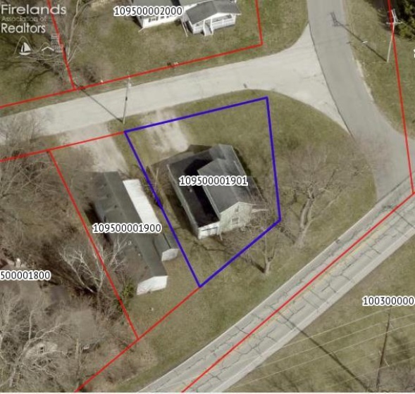 1374 Tiffin Road, Fremont, 43420, 3 Bedroom Bedrooms, ,2 BathroomBathrooms,Residential,For Sale,Tiffin Road,20263454