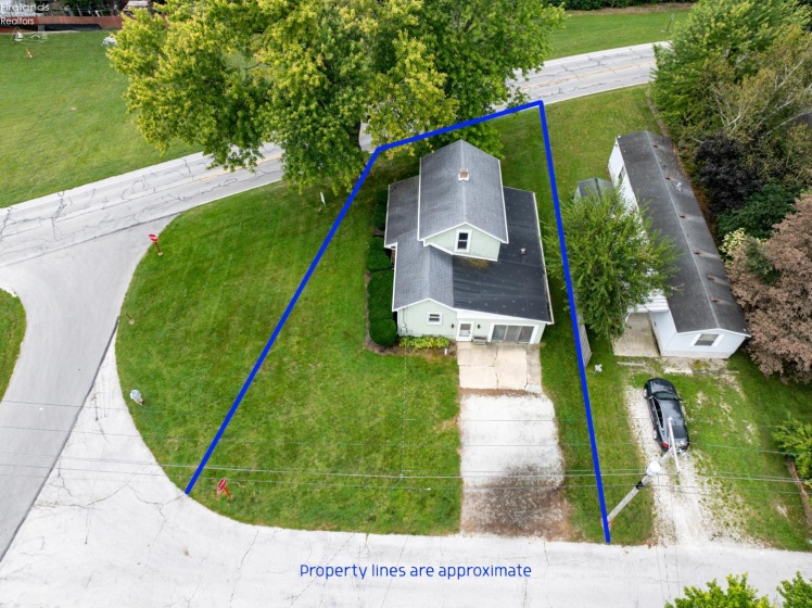 1374 Tiffin Road, Fremont, 43420, 3 Bedroom Bedrooms, ,2 BathroomBathrooms,Residential,For Sale,Tiffin Road,20263454
