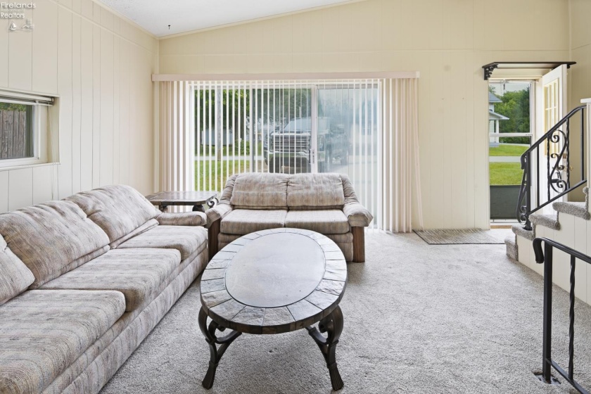1374 Tiffin Road, Fremont, 43420, 3 Bedroom Bedrooms, ,2 BathroomBathrooms,Residential,For Sale,Tiffin Road,20263454