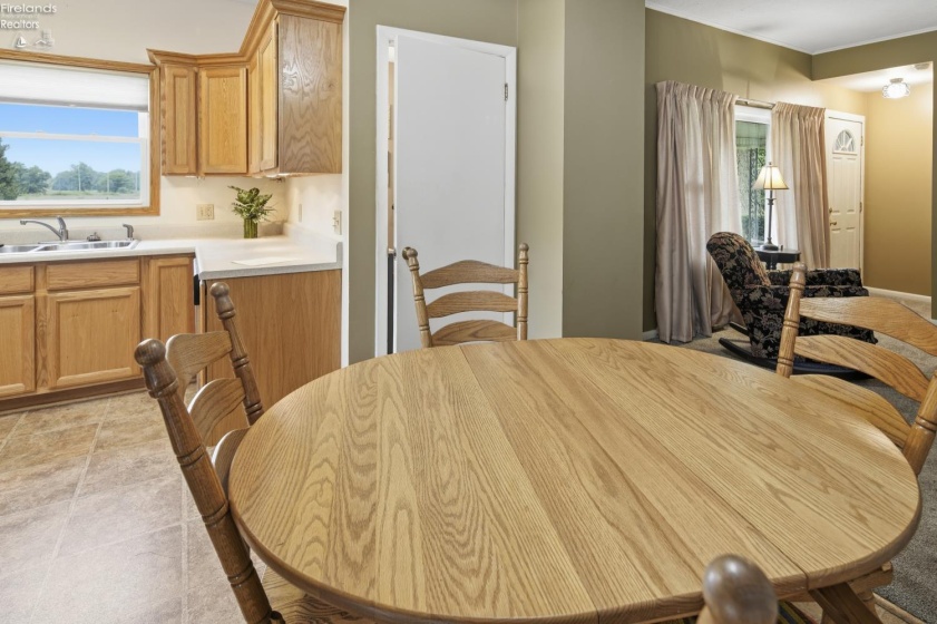 1374 Tiffin Road, Fremont, 43420, 3 Bedroom Bedrooms, ,2 BathroomBathrooms,Residential,For Sale,Tiffin Road,20263454