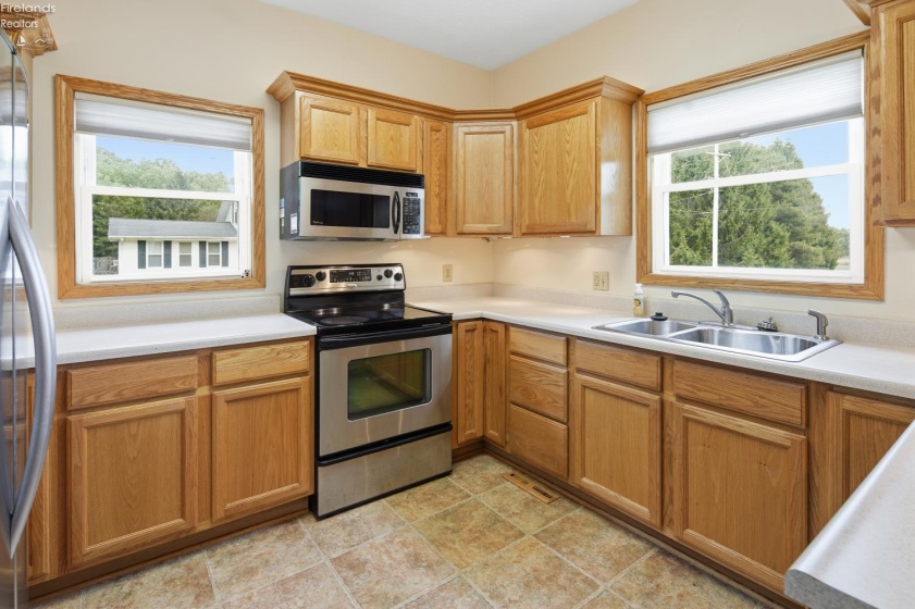 1374 Tiffin Road, Fremont, 43420, 3 Bedroom Bedrooms, ,2 BathroomBathrooms,Residential,For Sale,Tiffin Road,20263454