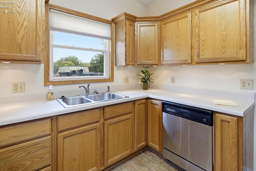 1374 Tiffin Road, Fremont, 43420, 3 Bedroom Bedrooms, ,2 BathroomBathrooms,Residential,For Sale,Tiffin Road,20263454