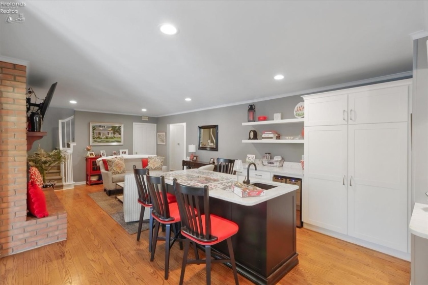 7 Parkwood Drive, Bowling Green, 43402, 4 Bedroom Bedrooms, ,2 BathroomBathrooms,Residential,For Sale,Parkwood,20263466