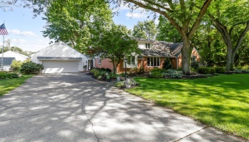 7 Parkwood Drive, Bowling Green, 43402, 4 Bedroom Bedrooms, ,2 BathroomBathrooms,Residential,For Sale,Parkwood,20263466 7 Parkwood Drive, Bowling Green, 43402, 4 Bedroom Bedrooms, ,2 BathroomBathrooms,Residential,For Sale,Parkwood,20263466