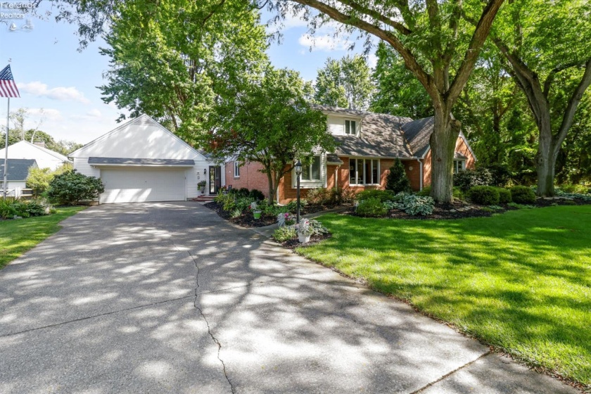 7 Parkwood Drive, Bowling Green, 43402, 4 Bedroom Bedrooms, ,2 BathroomBathrooms,Residential,For Sale,Parkwood,20263466