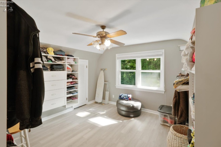 7 Parkwood Drive, Bowling Green, 43402, 4 Bedroom Bedrooms, ,2 BathroomBathrooms,Residential,For Sale,Parkwood,20263466