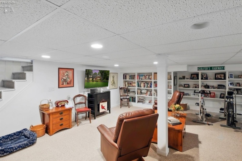 7 Parkwood Drive, Bowling Green, 43402, 4 Bedroom Bedrooms, ,2 BathroomBathrooms,Residential,For Sale,Parkwood,20263466