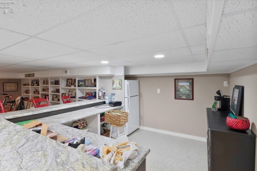 7 Parkwood Drive, Bowling Green, 43402, 4 Bedroom Bedrooms, ,2 BathroomBathrooms,Residential,For Sale,Parkwood,20263466