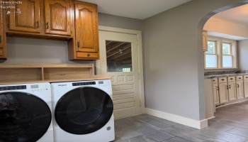 32 Townsend Street, Greenwich, 44837, 3 Bedroom Bedrooms, ,2 BathroomBathrooms,Residential,For Sale,Townsend,20263528