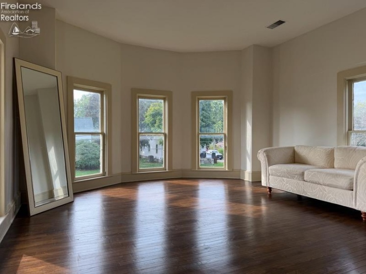 32 Townsend Street, Greenwich, 44837, 3 Bedroom Bedrooms, ,2 BathroomBathrooms,Residential,For Sale,Townsend,20263528