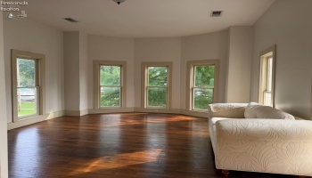 32 Townsend Street, Greenwich, 44837, 3 Bedroom Bedrooms, ,2 BathroomBathrooms,Residential,For Sale,Townsend,20263528