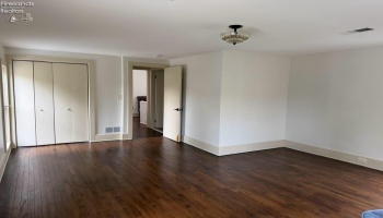 32 Townsend Street, Greenwich, 44837, 3 Bedroom Bedrooms, ,2 BathroomBathrooms,Residential,For Sale,Townsend,20263528