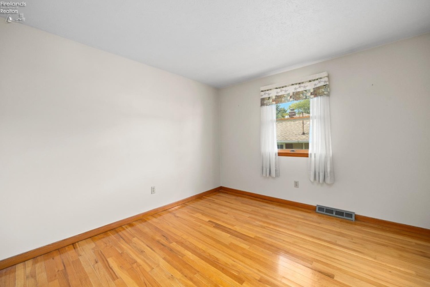 2823 Pease Lane, Sandusky, 44870, 3 Bedroom Bedrooms, ,2 BathroomBathrooms,Residential,For Sale,Pease,20263501