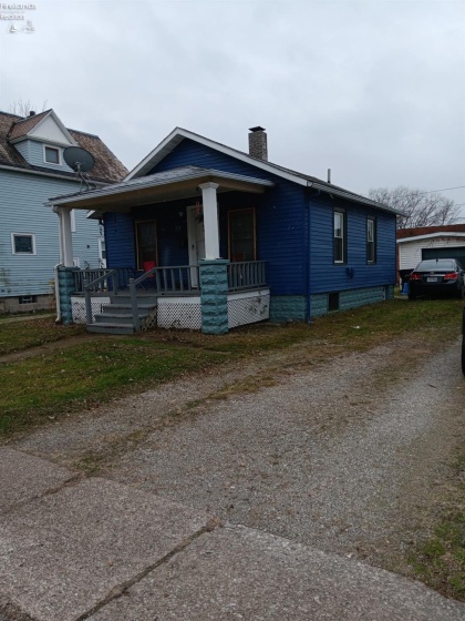 131 Logan Street, Elyria, 44053, 2 Bedroom Bedrooms, ,1 BathroomBathrooms,Residential,For Sale,Logan,20263529