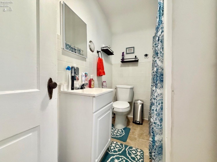 410 Wood Street, Fremont, 43420, 4 Bedroom Bedrooms, ,1 BathroomBathrooms,Residential,For Sale,Wood,20263514