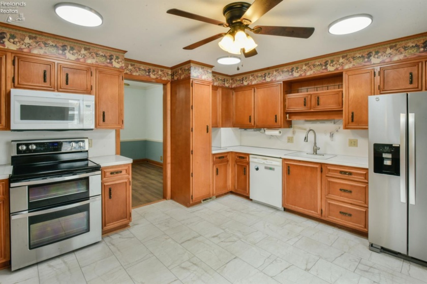 126 Euclid Avenue, Bellevue, 44811, 3 Bedroom Bedrooms, ,1 BathroomBathrooms,Residential,For Sale,Euclid,20263415
