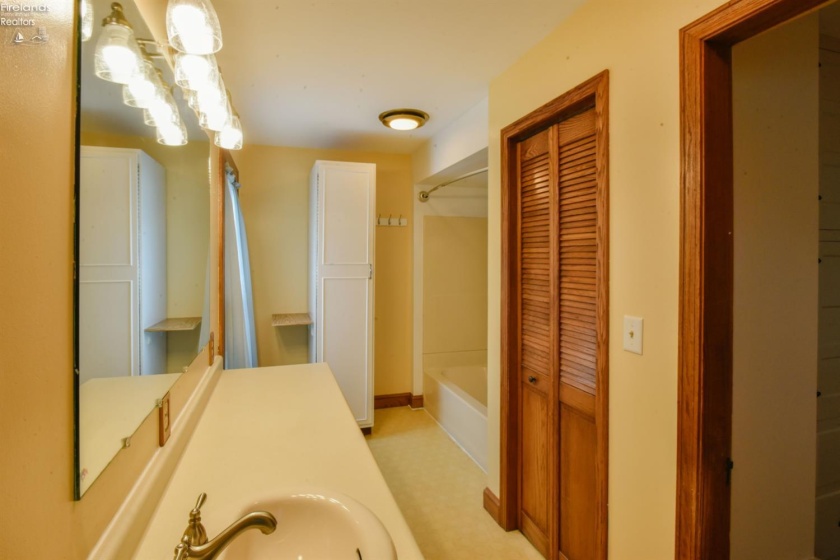 126 Euclid Avenue, Bellevue, 44811, 3 Bedroom Bedrooms, ,1 BathroomBathrooms,Residential,For Sale,Euclid,20263415