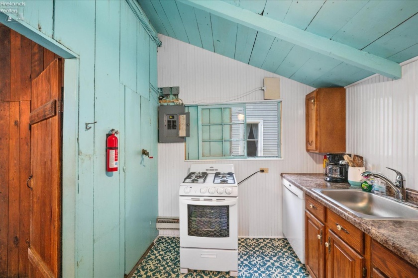 545 Central Avenue, Lakeside, 43440, 2 Bedroom Bedrooms, ,1 BathroomBathrooms,Residential,For Sale,Central,20263550