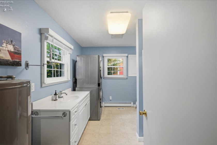 309 Cherry Avenue, Lakeside, 43440, 2 Bedroom Bedrooms, ,2 BathroomBathrooms,Residential,For Sale,Cherry,20263551