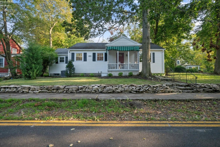 309 Cherry Avenue, Lakeside, 43440, 2 Bedroom Bedrooms, ,2 BathroomBathrooms,Residential,For Sale,Cherry,20263551