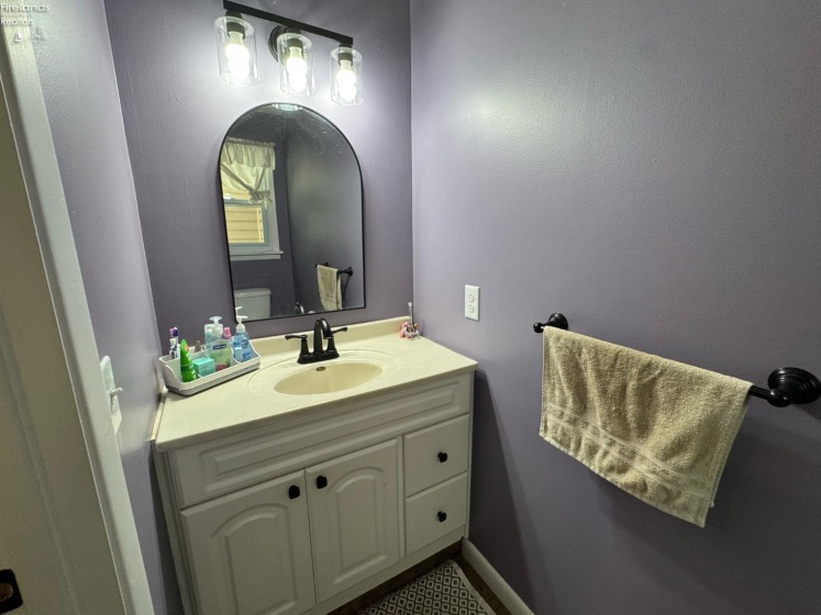 5685 Young Road, Bellevue, 44811, 3 Bedroom Bedrooms, ,2 BathroomBathrooms,Residential,For Sale,Young,20263473