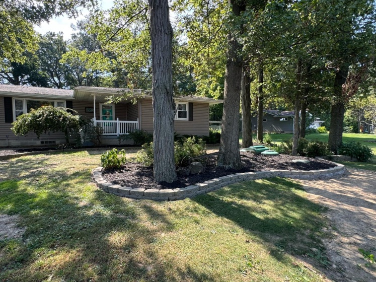5685 Young Road, Bellevue, 44811, 3 Bedroom Bedrooms, ,2 BathroomBathrooms,Residential,For Sale,Young,20263473