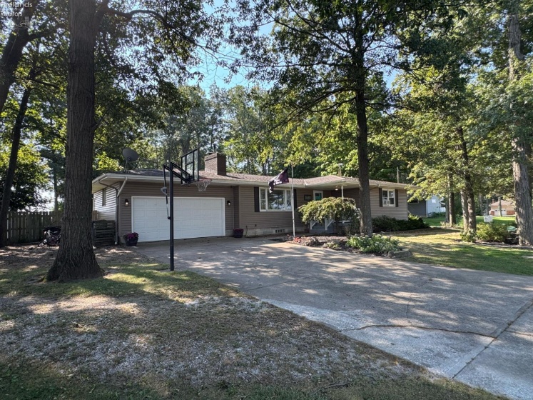 5685 Young Road, Bellevue, 44811, 3 Bedroom Bedrooms, ,2 BathroomBathrooms,Residential,For Sale,Young,20263473