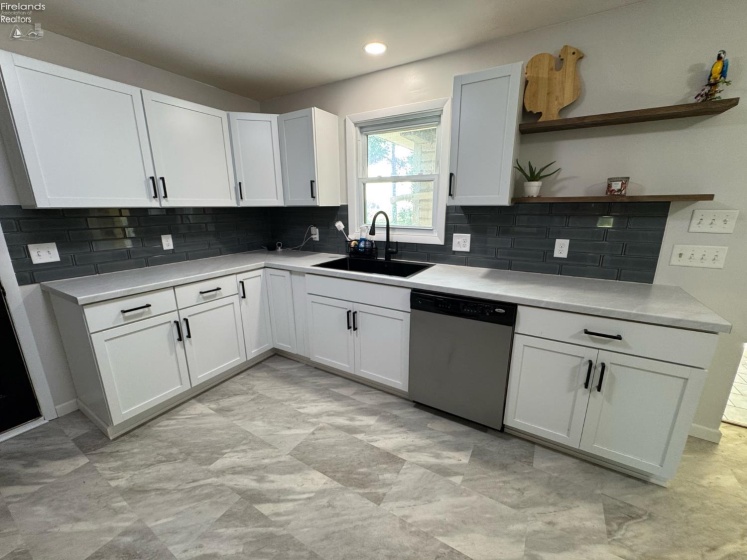 5685 Young Road, Bellevue, 44811, 3 Bedroom Bedrooms, ,2 BathroomBathrooms,Residential,For Sale,Young,20263473