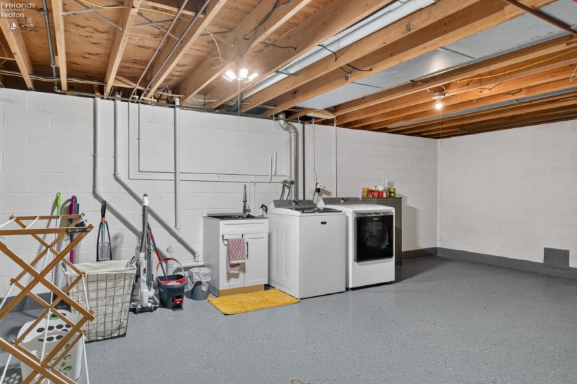 632 Beech, Oberlin, 44074, 3 Bedroom Bedrooms, ,2 BathroomBathrooms,Residential,For Sale,Beech,20263555