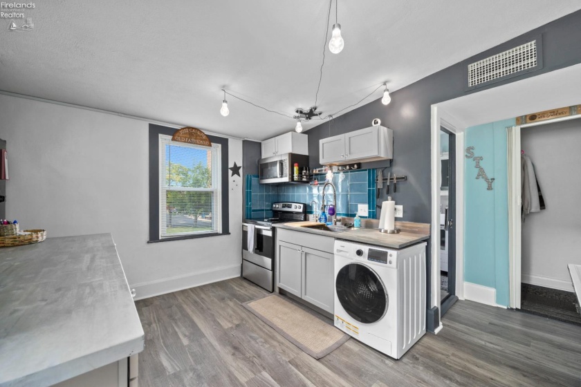 313 Market Street, Sandusky, 44870, ,2 BathroomBathrooms,Residential,For Sale,Market,20263479