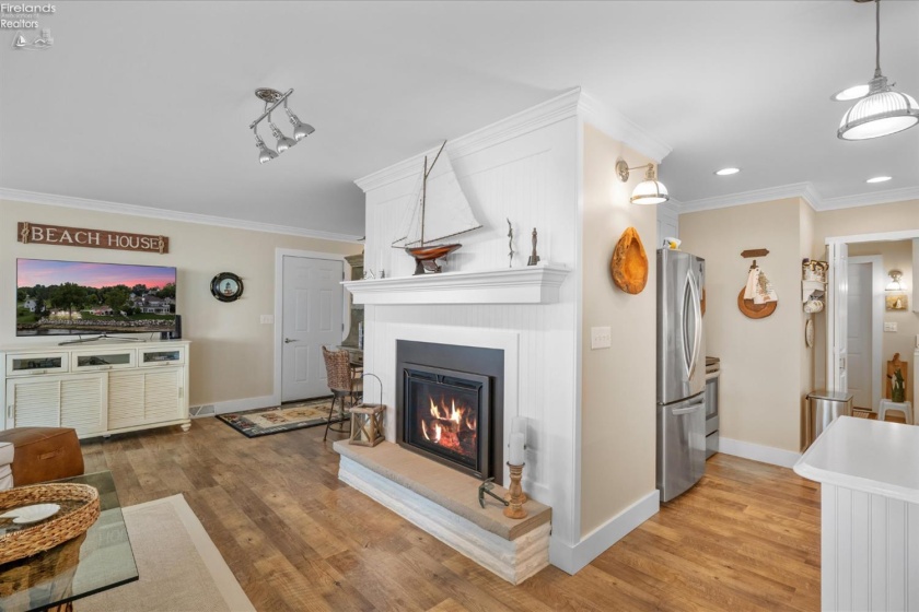 106 Lakeshore Drive, Marblehead, 43440, 2 Bedroom Bedrooms, ,2 BathroomBathrooms,Residential,For Sale,Lakeshore,20263558