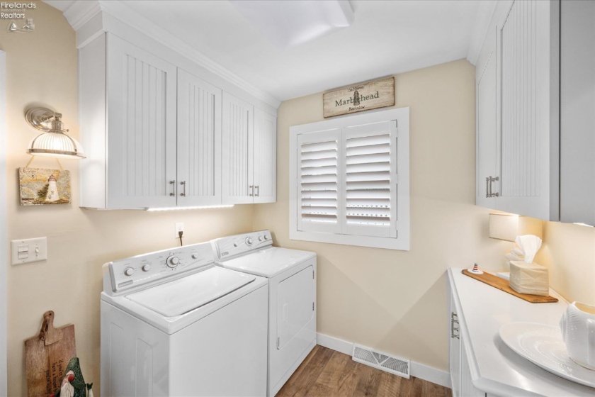 106 Lakeshore Drive, Marblehead, 43440, 2 Bedroom Bedrooms, ,2 BathroomBathrooms,Residential,For Sale,Lakeshore,20263558
