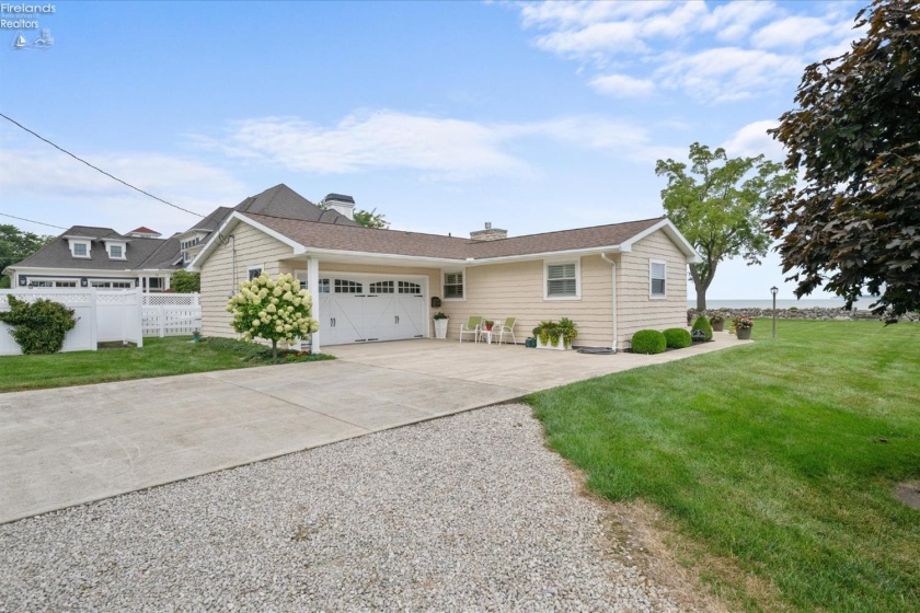 106 Lakeshore Drive, Marblehead, 43440, 2 Bedroom Bedrooms, ,2 BathroomBathrooms,Residential,For Sale,Lakeshore,20263558
