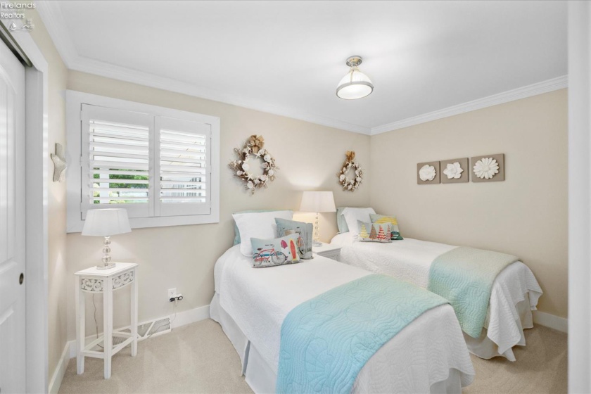 106 Lakeshore Drive, Marblehead, 43440, 2 Bedroom Bedrooms, ,2 BathroomBathrooms,Residential,For Sale,Lakeshore,20263558