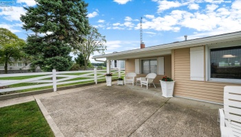 106 Lakeshore Drive, Marblehead, 43440, 2 Bedroom Bedrooms, ,2 BathroomBathrooms,Residential,For Sale,Lakeshore,20263558